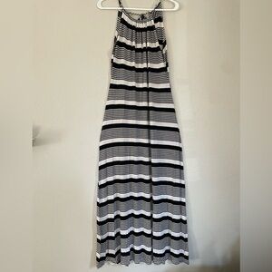 Olivia Matthew’s Long dress with black and white stripes Size M 🌸casual style